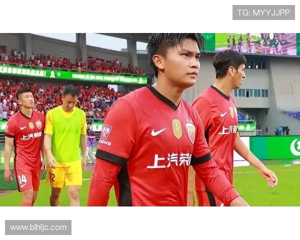 李帅迎百场里程碑进球刘若钒献助攻上海海港半场领先武汉三镇 李帅迎百场里程碑进球刘若钒献助攻上海海港半场领先武汉三镇